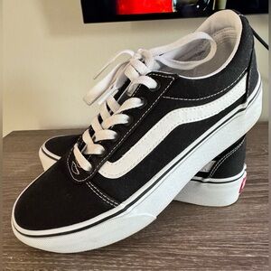 Vans platform sneaker
